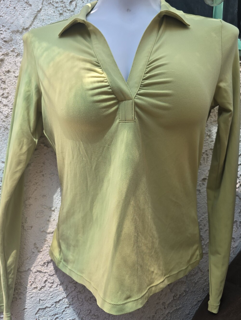 Long-Sleeve V-Neck Polo Top in Light Green